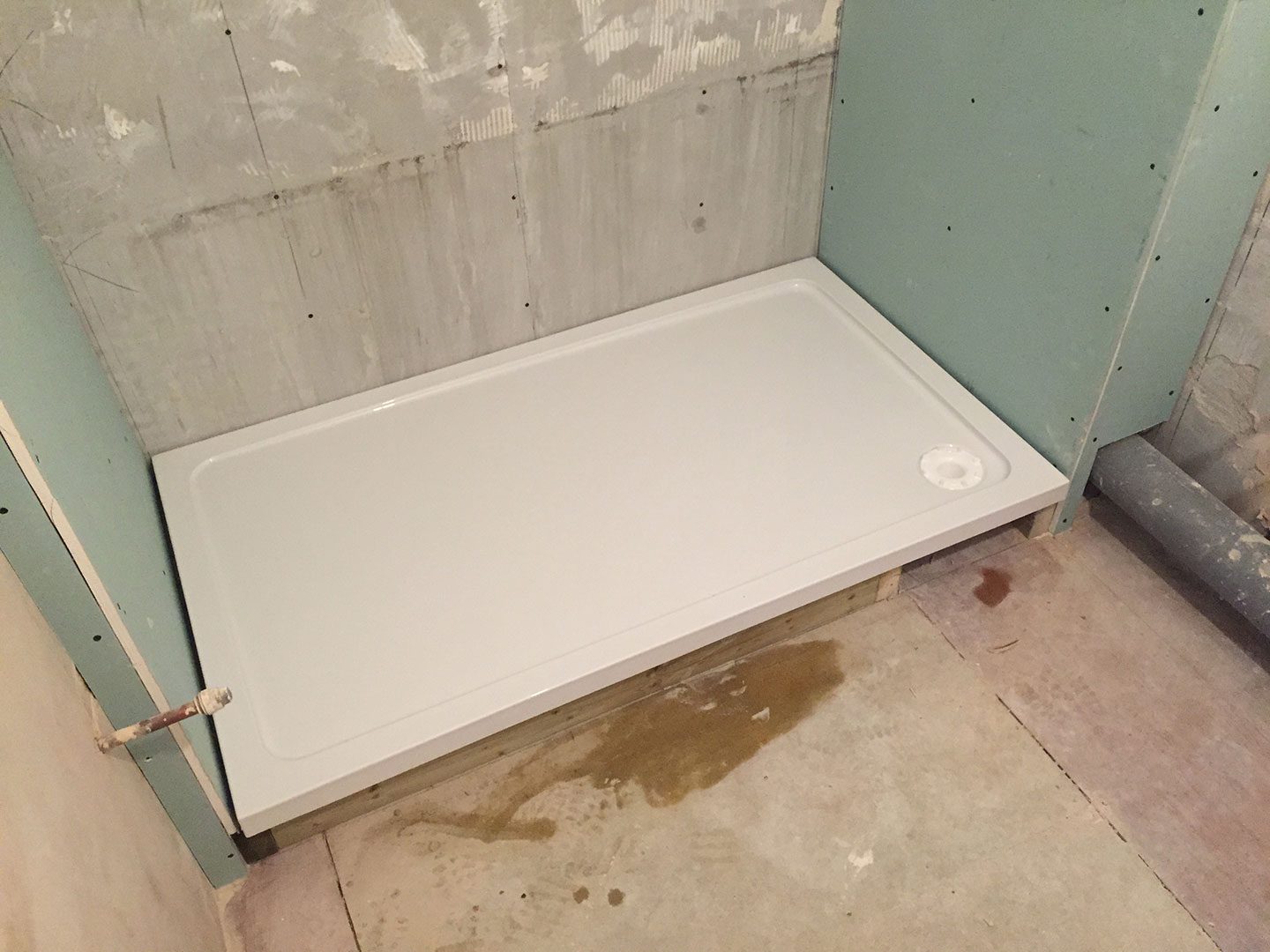 Plumbing-Bath-Shower-Tray-Ashtead-06