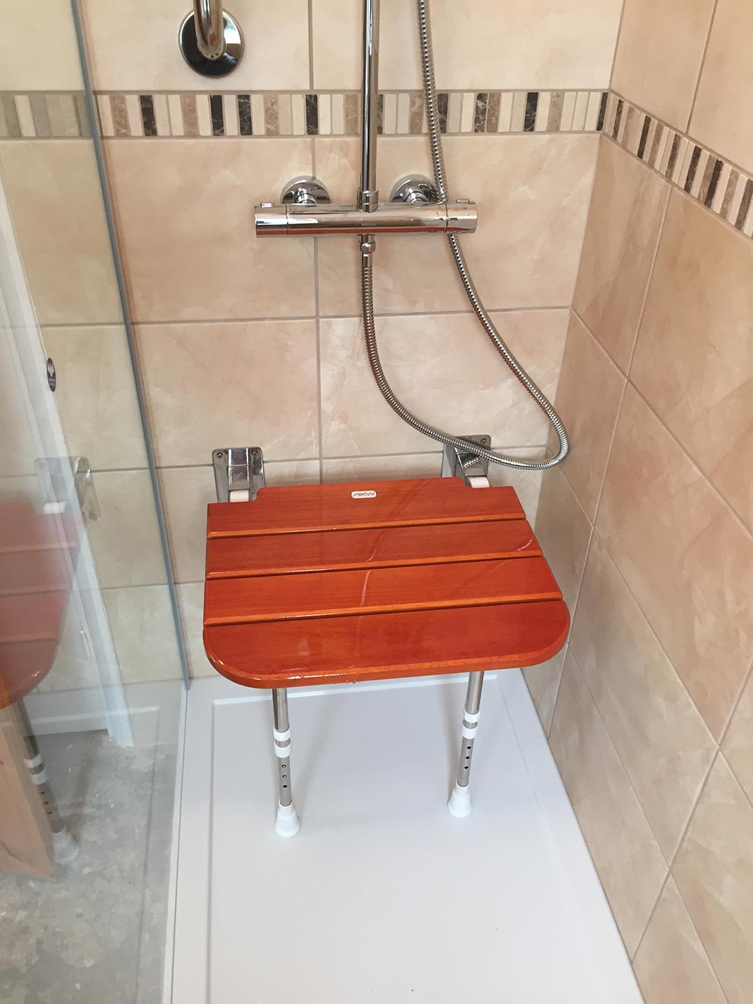 Disability-easy-access-shower-cubicle-Ewell-08