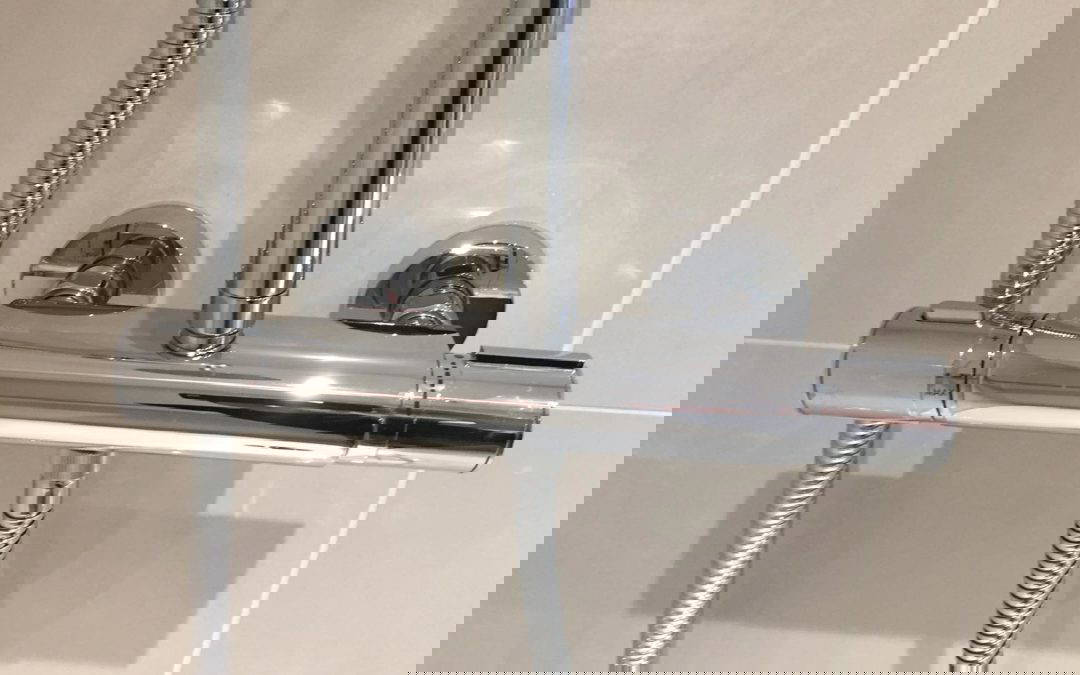 Spacious Walk In Shower – Dorking